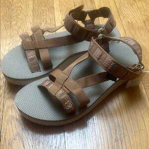 NEW Teva Midform Arivaca Sandals